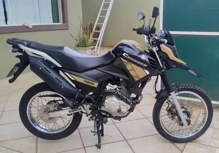 Moto pouco usada 2023