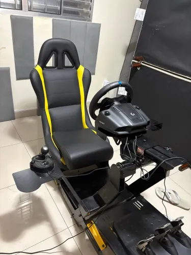 Simulador de Corrida Completo Logitech G923 Cockpit + Câmbio