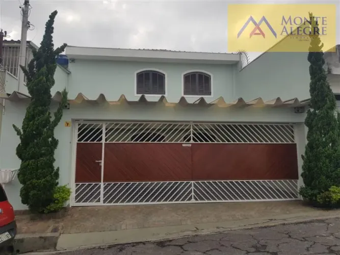 Sobrado à venda no Jardim Cupecê com 299 m² e 3 dormitórios/quartos disponíveis