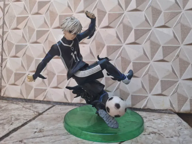 VENDO ACTION FIGURE BLUE LOCK !!