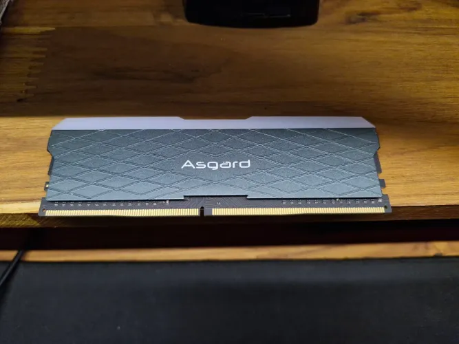 Memória RAM 8GB DDR4 Asgard 3200MHz