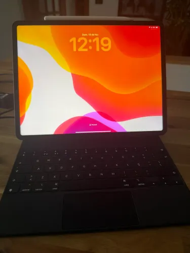 iPad Pro 12.9 M1 128GB Impecável + Magic Keyboard + Apple Pencil 2