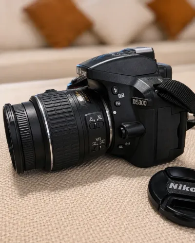 Kit fotografia - Camera Nikon D5300 (Pro) - Impecável! - Tela articulada