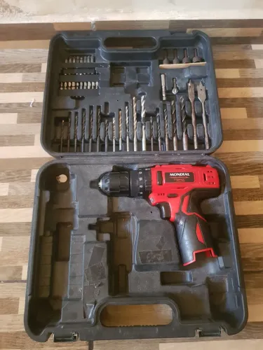 Parafusadeira e Furadeira Mondial 12V Bivolt Completa na Maleta + Acessórios