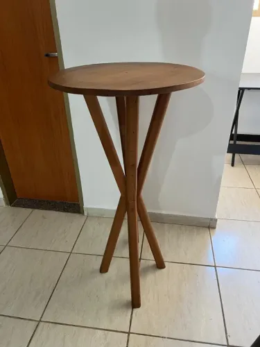 Mesa Bistrô Sevilha Madeira Maciça e Tampo Redondo 