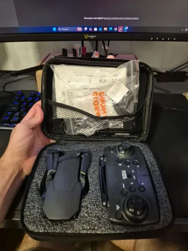 Drone E58 Mini completo com uma bateria extra + helices reserva.