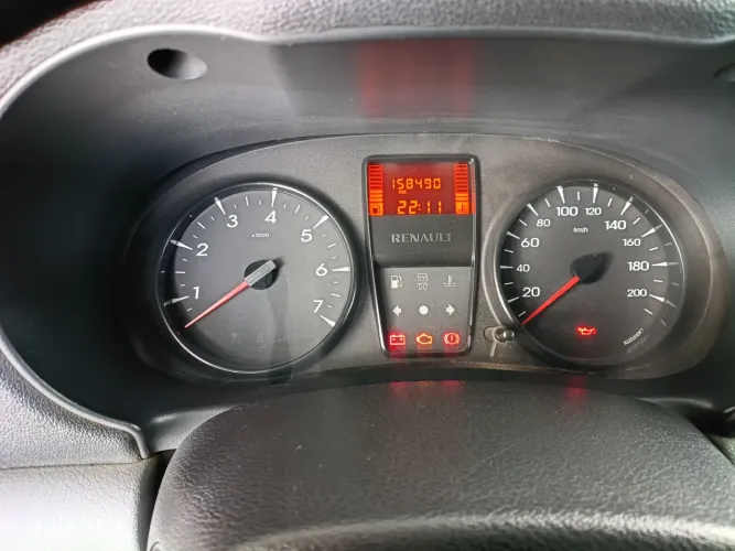 Renault Clio Hi-flex 1.0 16V 3P 2011