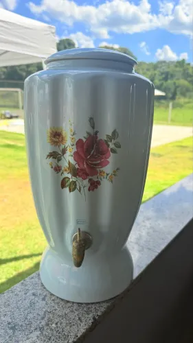 Filtro de água antigo