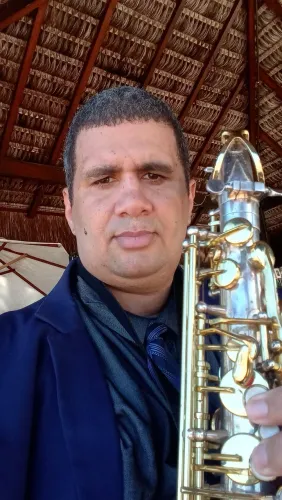 Saxofonista para eventos em geral. 