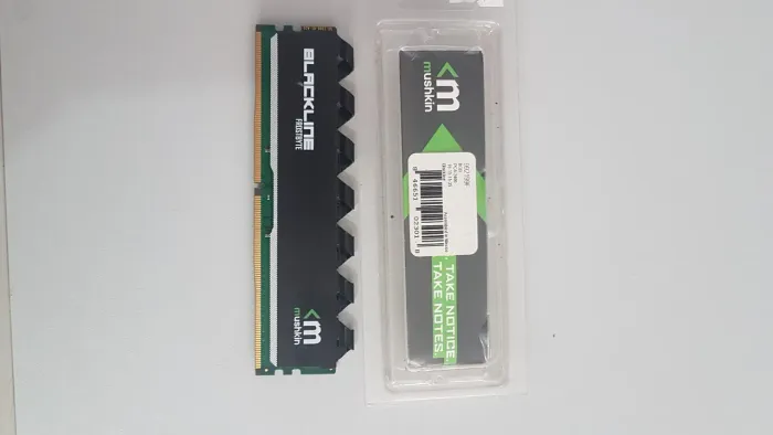 Memória DDR4 PC4 2400 8GB com Dissipador calor