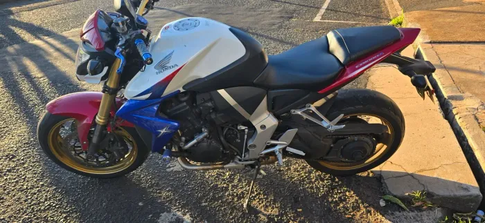 Vendo Moto CB 1000r