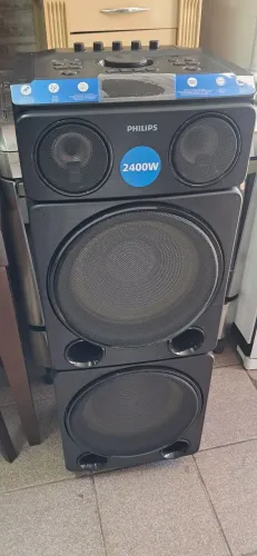 Uma caixa de som Philips 2400W com controle remoto, Nova