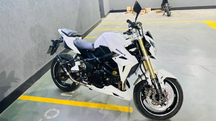 Moto Esportiva GSR 750 Suzuki