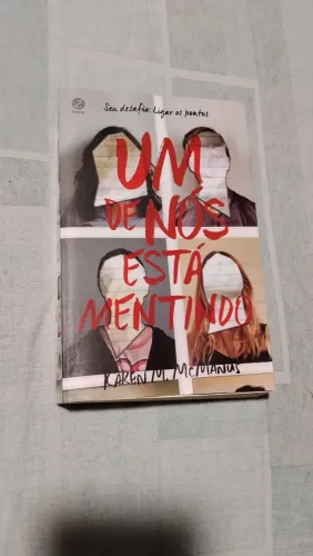 Um de nós está mentindo