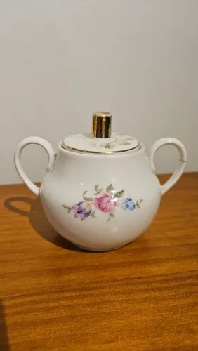 Antigo açucareiro em porcelana Mauá