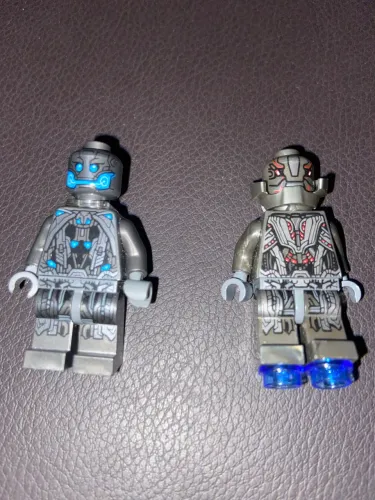 Lego DC Ultron e Clone