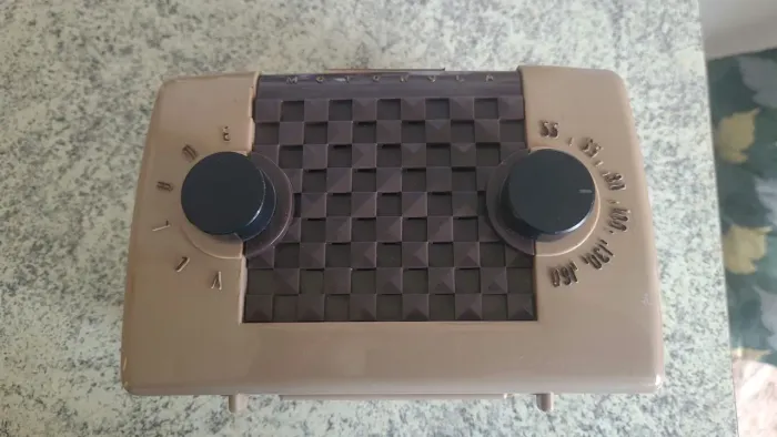 Rádio Motorola portátil Modelo SL2U de 1951
