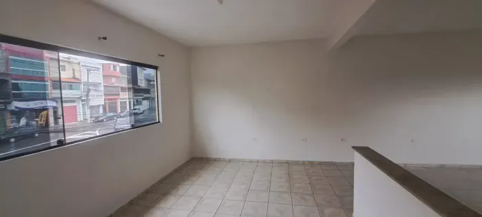 Imóvel para aluguel possui 60 metros quadrados com 2 quartos em Vila Lisboa - Mauá - SP