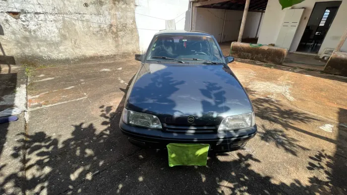 Chevrolet Monza GLS/ Hi-tech 2.0 EFI 2P E 4P 1996