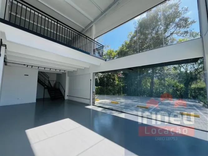Sala comercial com 121m² no Anita Garibaldi em frente ao Colégio Core-e!