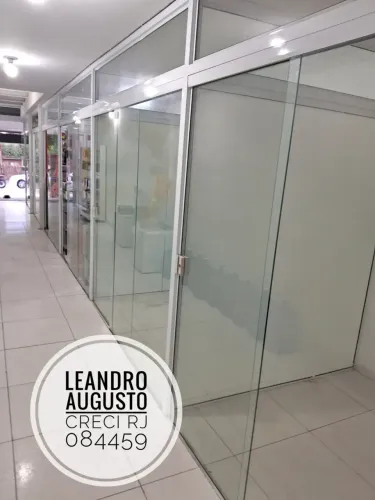 EXCELENTE BOX EM GALERIA NA RIO GRANDE JUNTO AO COMERCIO! LOCAL MOVIMENTADO!