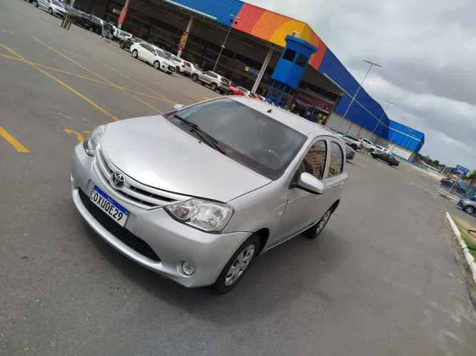 Toyota Etios X 1.3 Flex 16V 5P Mec. 2014