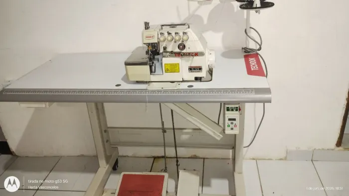 Máquina overloque semi industrial