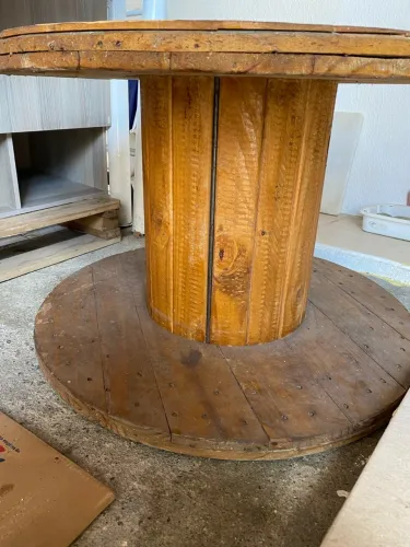 Mesa de centro decorativa rústica em madeira