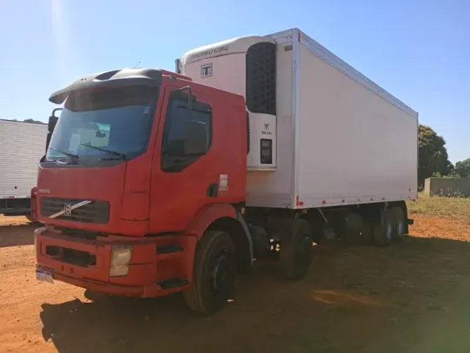  MODELO: VOLVO/VM 260 6X2R ? CAPACIDADE: 17.22 ? PESO: 24,0 ? MOTOR: F1A048430 ? EIXOS: 4