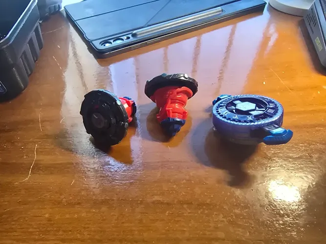 3 beyblades originais