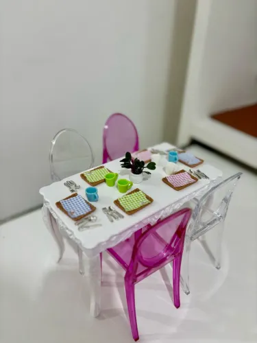 Mesa da Barbie + acessórios 
