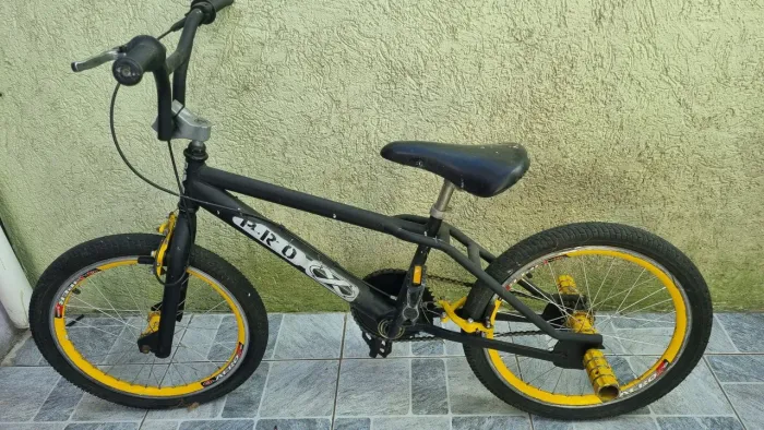 bicicleta BMX aro 20 da marca Pro-X, modelo Série 1.