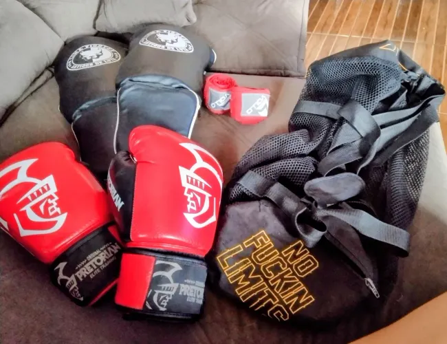 Kit luva + caneleira + bandagem + bolsa transversal