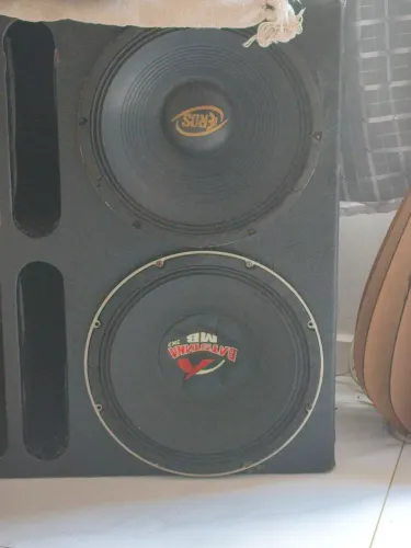 Vendo 4 auto falantes wooffer e caixa