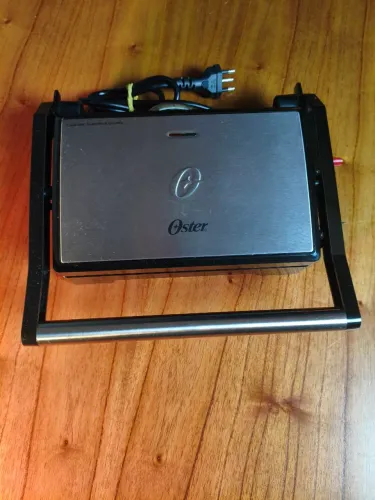 Sanduicheira Oster - 127V