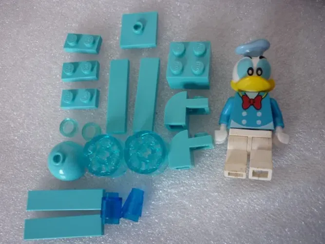 lote lego azul marfim - peças integras + pato donald blocks
