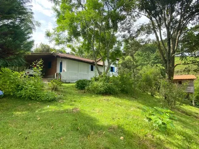 Charmosa Chácara de 1.800m2 no alto da montanha!! Marmelópolis MG