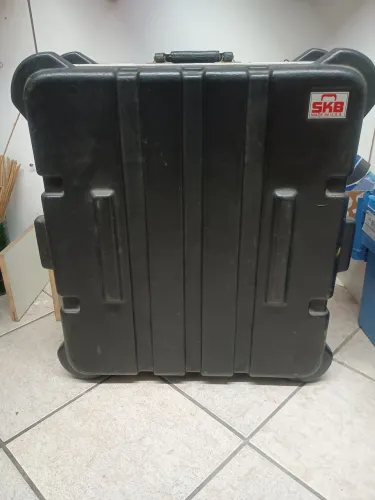 Case SKB MUITO TOP. Vc q tem seus equipamentos desprotegidos a hora e essa
