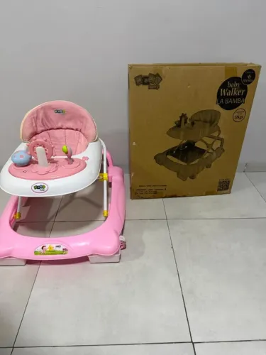 Andador Infantil Maxi Baby Rosa - Excelente Estado de Conservação