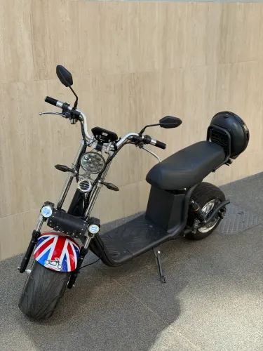 SCOOTER ELÉTRICA 2000w À VENDA! REVISADA, bateria e pneus recém trocados!