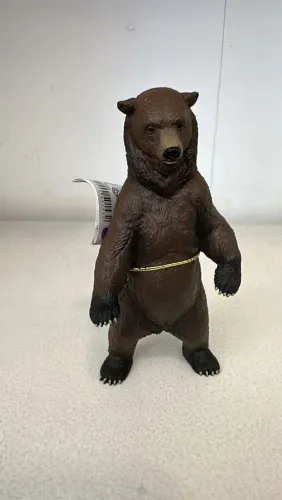 Urso grizzly marrom em pé novo papo 2025
