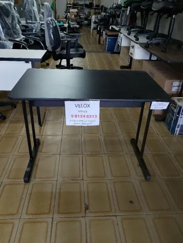 Mesa 100 cm frente, 60 fundo e 74 cm altura