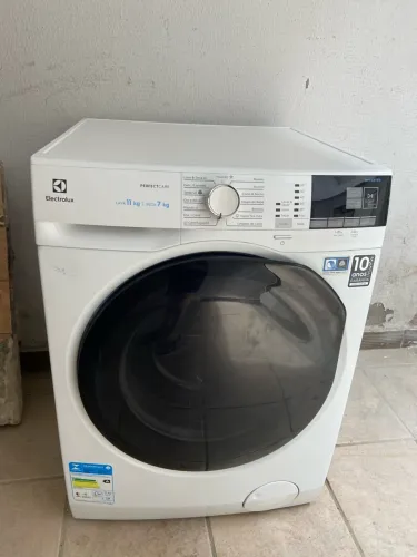 1800$ Máquina Lava e seca 11kg