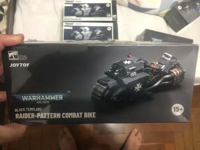 Moto Joytoy warhammer 1/18 - black - Templars