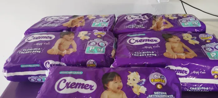 VENDO 5 PACOTE DE FRALDAS