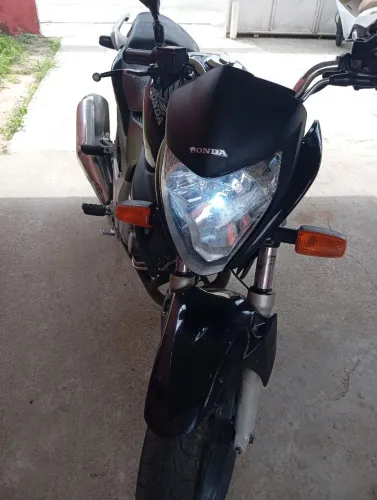 Cb 300 bastante conservada