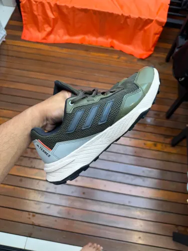 Tênis Adidas Terrex Tracefinder TAM 43