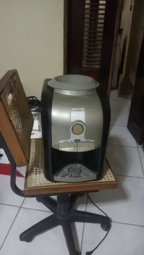 Gelagua de mesa