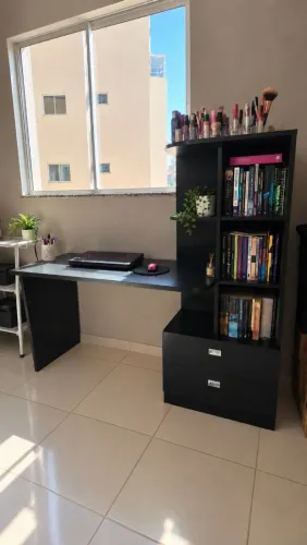 Escrivaninha com Estante, Nichos e 2 Gavetas - Preta