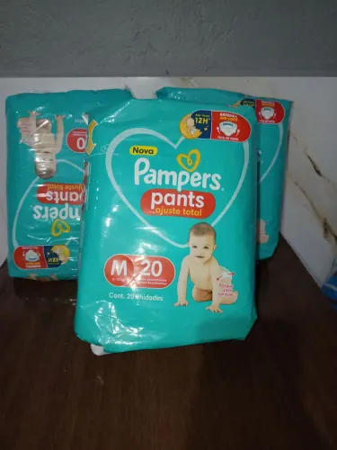 Fraldas Pampers M